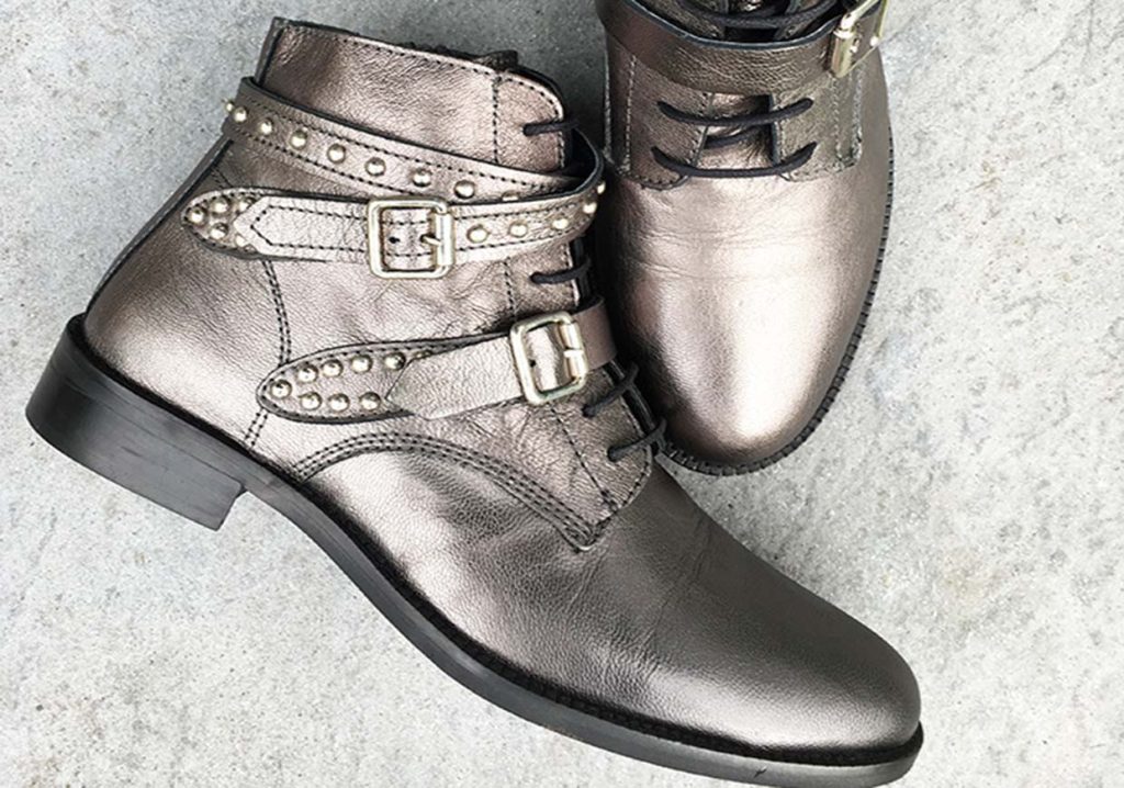 Musthave: Toral metallic veterlaarsjes