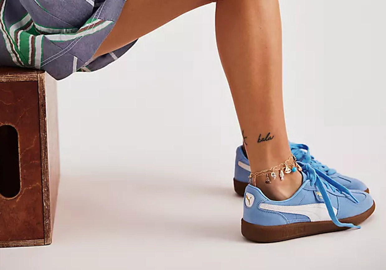 Blauwe Sneakers: De Modefavoriet voor Lente en Zomer 2025
